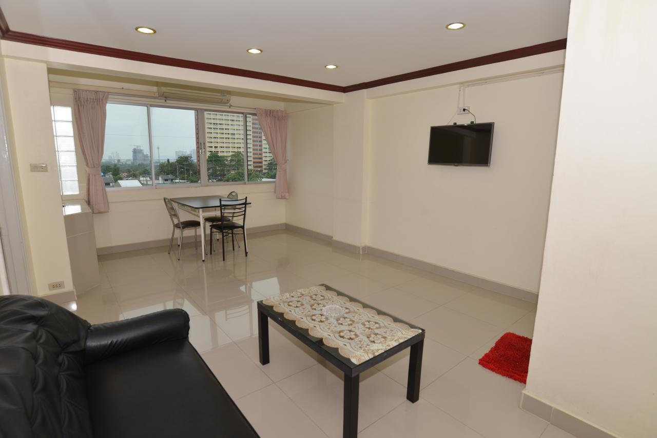 Cozy Loft Hostel Pattaya Bagian luar foto