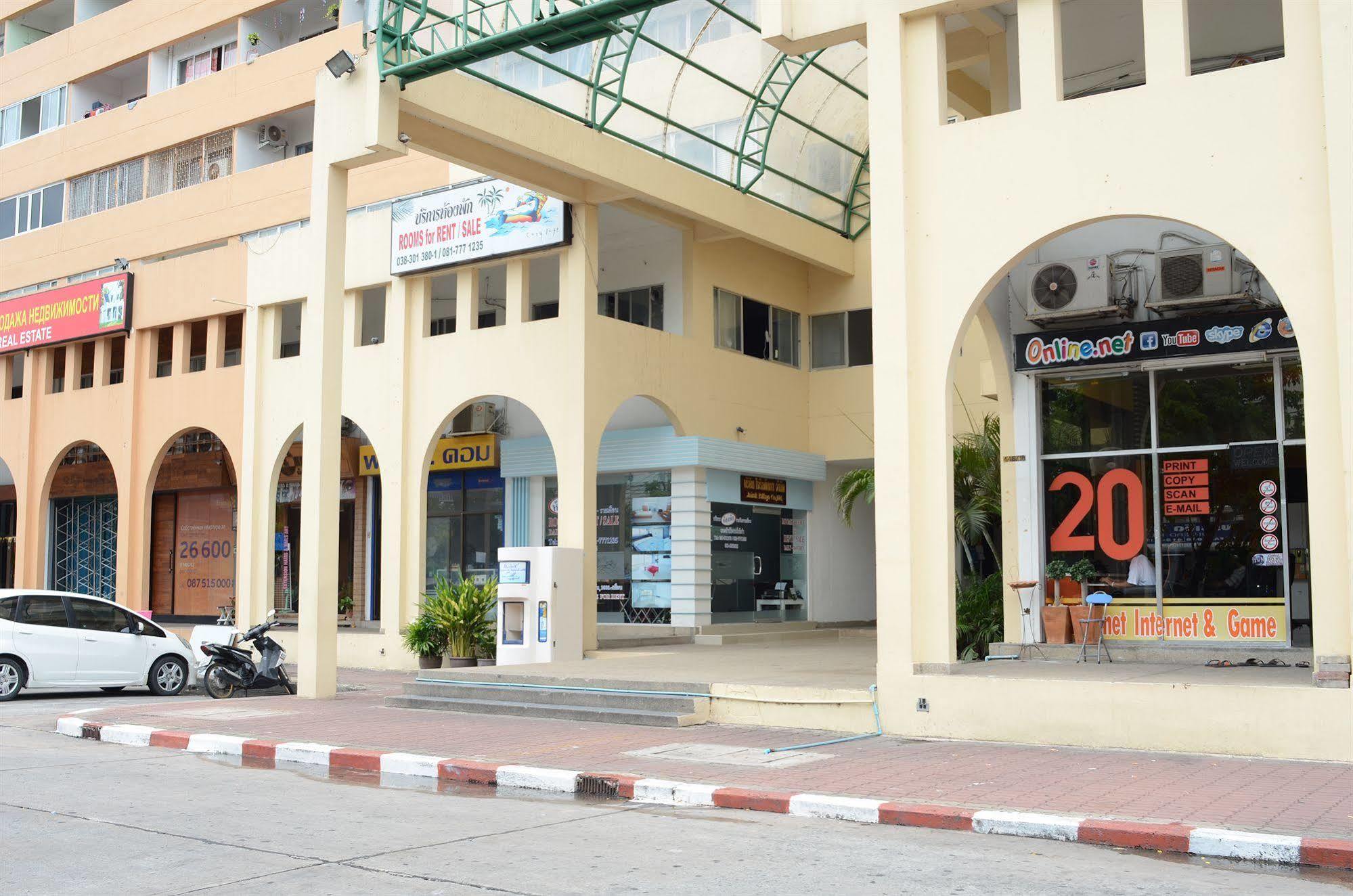 Cozy Loft Hostel Pattaya Bagian luar foto